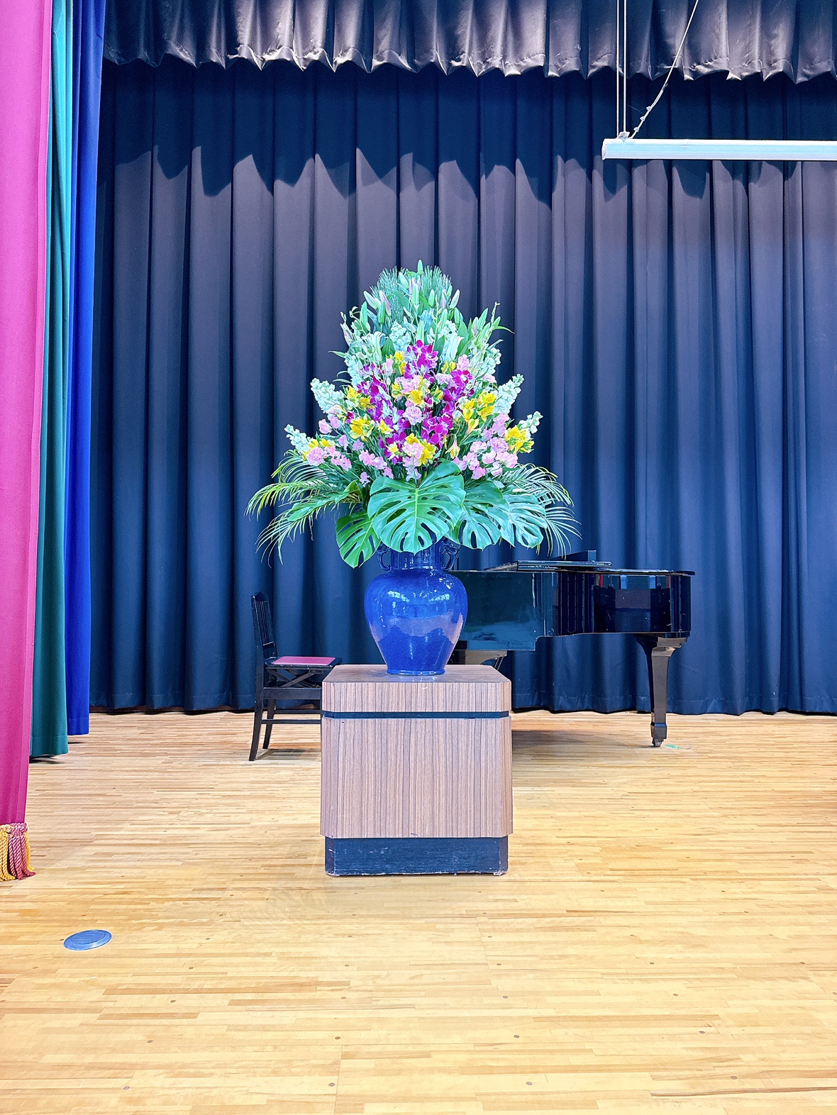 茨木市立小学校　卒業式の式典花